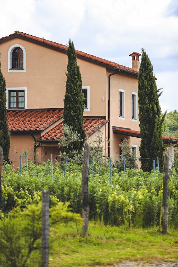 Uncover the allure of villa rentals and tourism in Tuscany