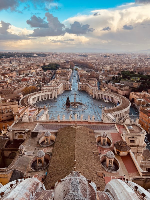 Essential guide to exploring vatican city: top attractions and advice